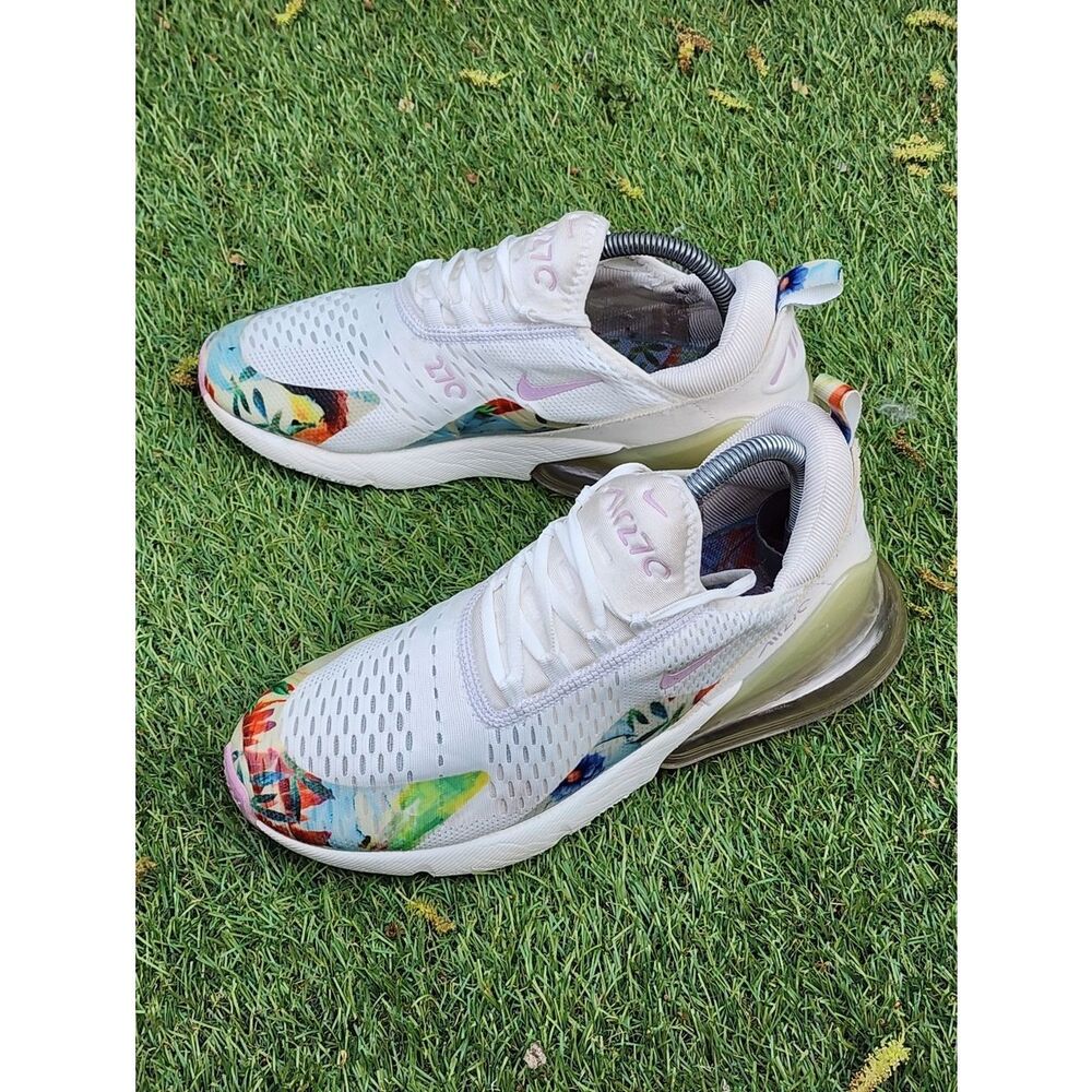 NIKE AIR MAX 270 - Women's Sneakers - SIZE 8.5.